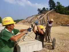 庄稼人当建筑工人 这日子越过越有劲