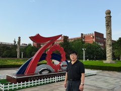 梁安辉：燃光纤之炬，书创新传奇