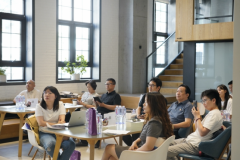 硅基智慧发布“无接触”健康陪护机器人 ——科技守护银发健康新篇章