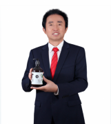 江南玫瑰生物科技（深圳）有限公司董事长邓建东